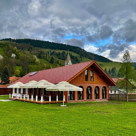 Biotour Camping & Restaurant Ghimeş-Făget Esterno foto