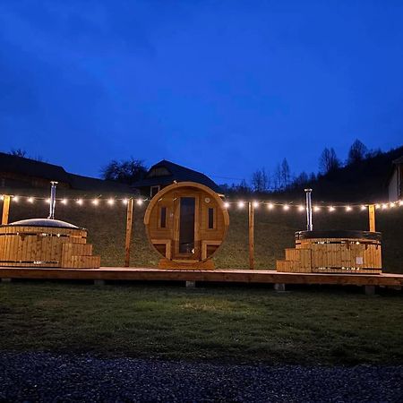 Biotour Camping & Restaurant Ghimeş-Făget Esterno foto