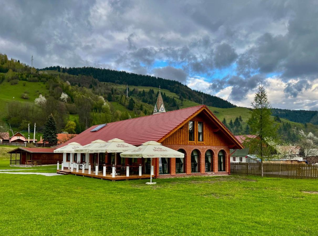 Biotour Camping & Restaurant Ghimeş-Făget Esterno foto