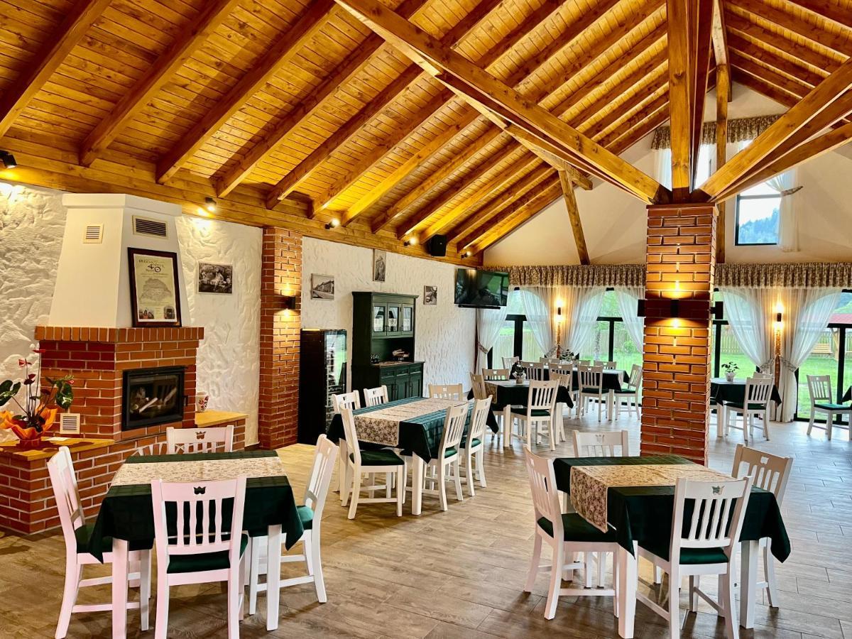 Biotour Camping & Restaurant Ghimeş-Făget Esterno foto