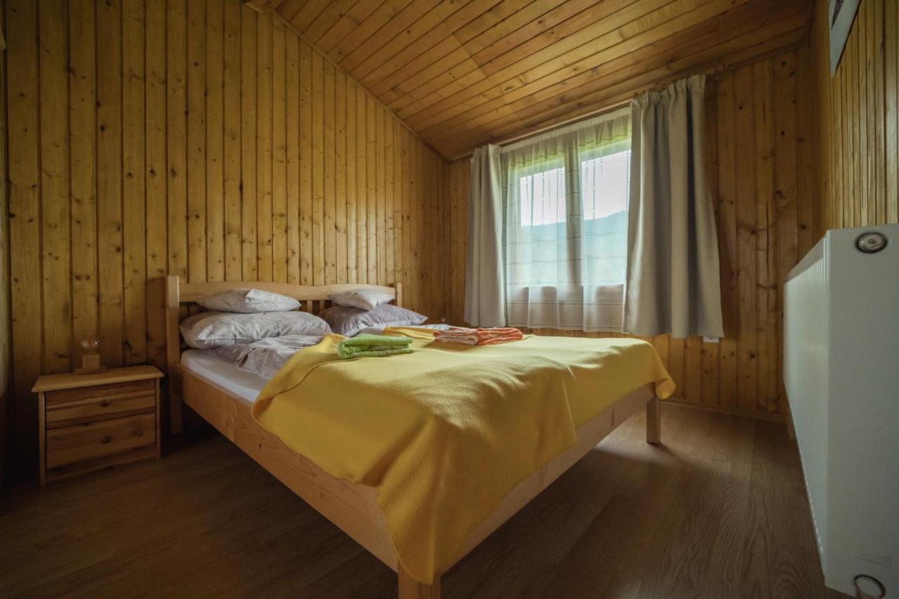Biotour Camping & Restaurant Ghimeş-Făget Esterno foto