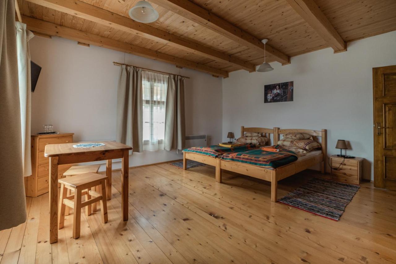 Biotour Camping & Restaurant Ghimeş-Făget Esterno foto