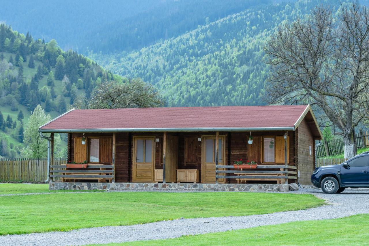 Biotour Camping & Restaurant Ghimeş-Făget Esterno foto