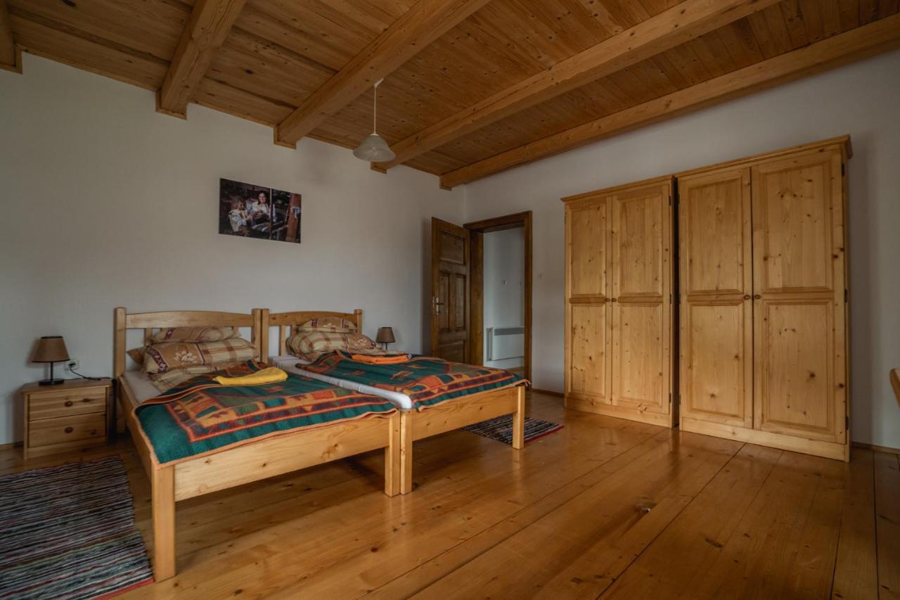 Biotour Camping & Restaurant Ghimeş-Făget Esterno foto