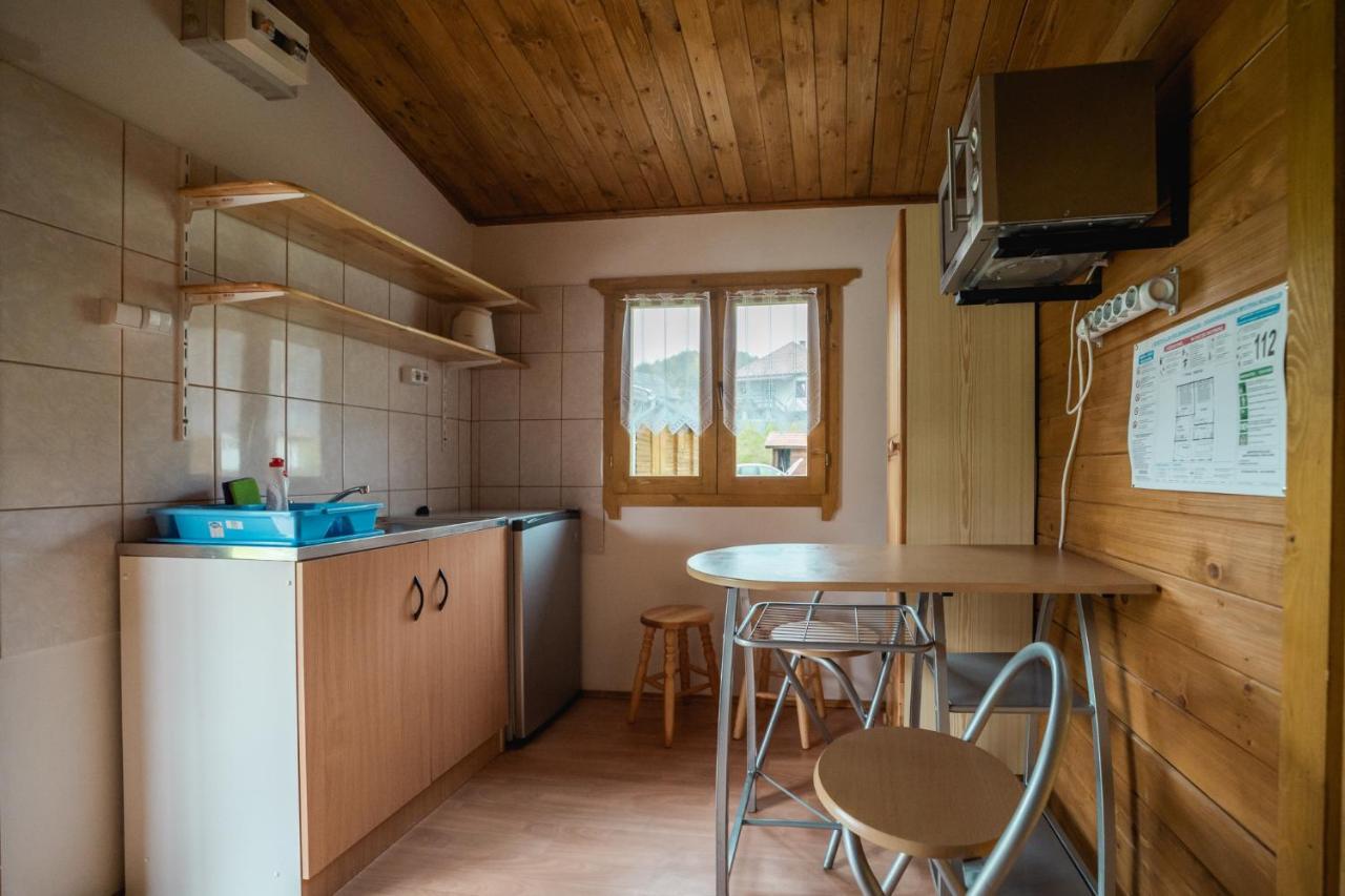 Biotour Camping & Restaurant Ghimeş-Făget Esterno foto