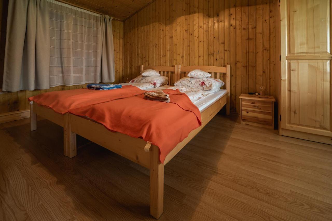 Biotour Camping & Restaurant Ghimeş-Făget Esterno foto
