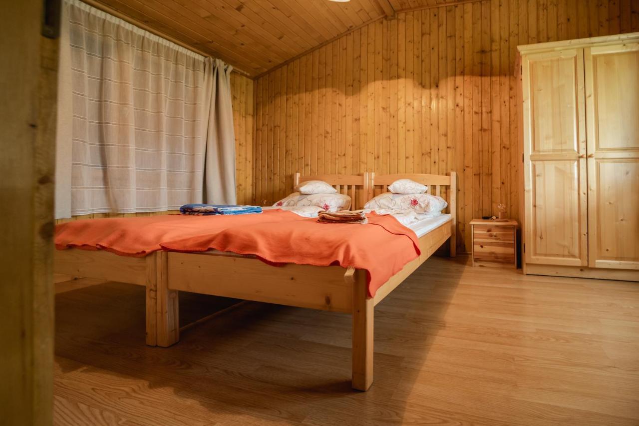Biotour Camping & Restaurant Ghimeş-Făget Esterno foto
