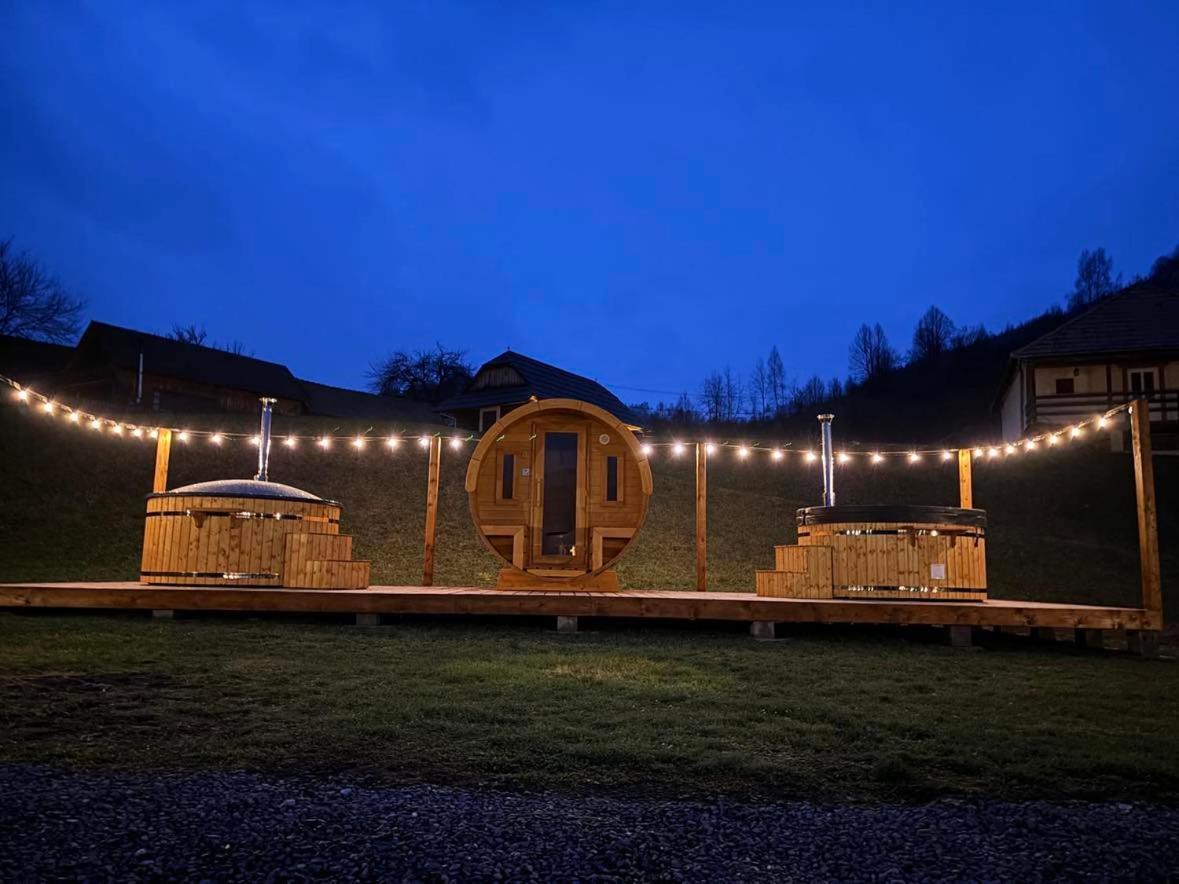 Biotour Camping & Restaurant Ghimeş-Făget Esterno foto